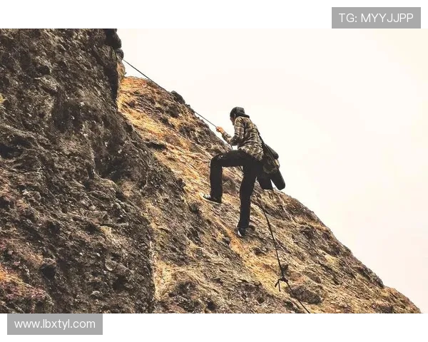 张芳独家分享攀岩技巧与心得体会助你征服高峰之路