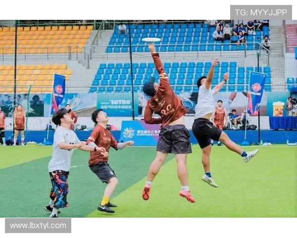 成都飞盘队与上海飞盘队的精彩对决团队协作分析与反思