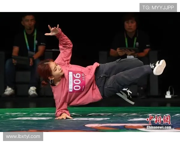 武汉极限运动队在世界街舞大赛中以60分稳居积分榜首位