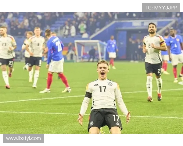 法国与巴西热身赛精彩对决展现足球魅力与技术较量 法国与巴西热身赛精彩对决展现足球魅力与技术较量