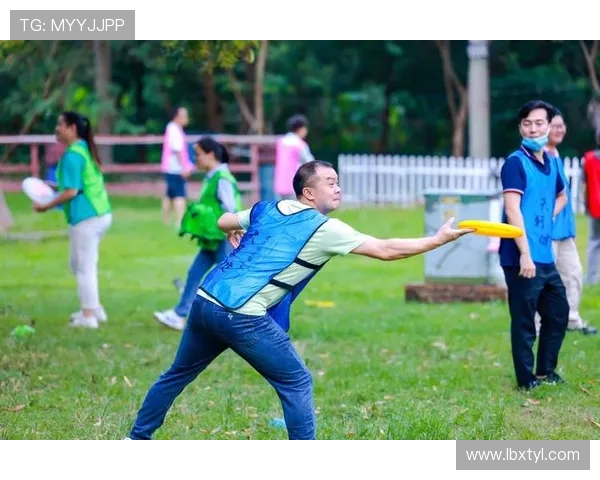 飞盘配合实力大比拼成都飞盘队荣登全国第六名佳绩 飞盘配合实力大比拼成都飞盘队荣登全国第六名佳绩