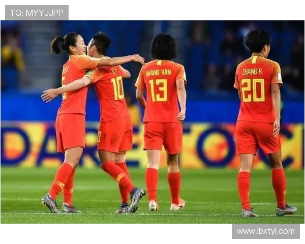 南京足球队实力引发热议球迷对球队表现的不同看法与争论