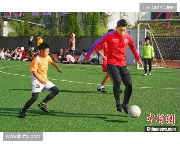 李丽独家分享足球心得与技巧助你提升球技的必读指南