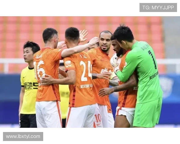 武汉羽毛球队与重庆羽毛球队赛后分析个人能力表现与战术对比