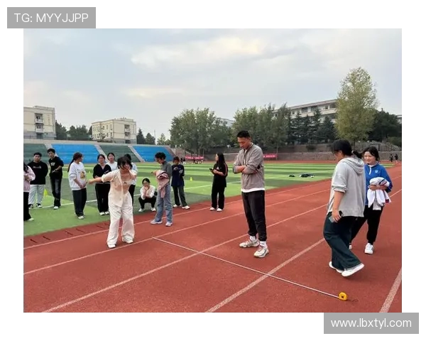 南京飞盘队与重庆飞盘队实力对比赛后分析与总结